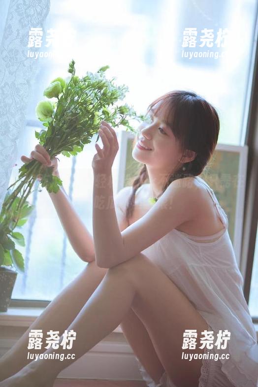 轻轻松松，永不迷路，只需在17吃瓜网里翻滚！-露尧柠