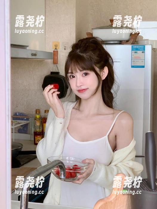 身体先乖乖坐好，观看今天的51cg吃瓜秀！-露尧柠