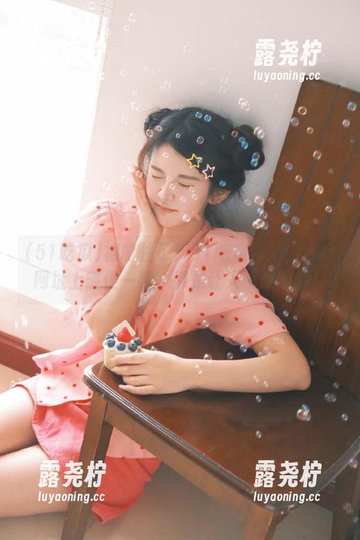 被呛住了！51吃瓜网站的爆料网址上随便一翻，都是让人喷饭的料！-露尧柠