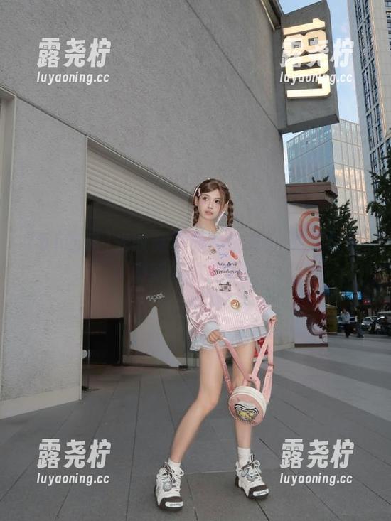 光收藏不看？快去51吃瓜官网刷新你的视界！-露尧柠