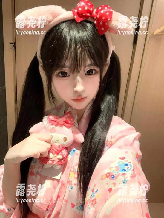 感觉今天的瓜跟我心情差不多，51吃瓜网站，有种难以言喻的奇妙！-露尧柠