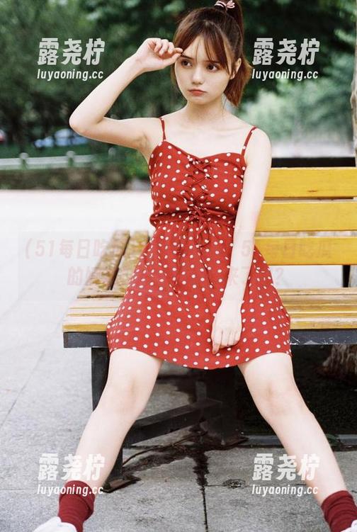 在线抢先看！51每日吃瓜的娜娜，瓜都快溢出来了吧？-露尧柠