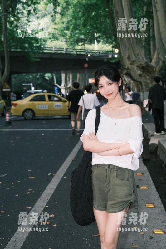 收藏！51热门里的朝阳群众围观攻略，学习如何打探八卦哦！-露尧柠