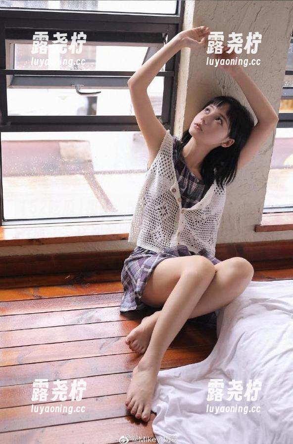 视频：52吃瓜的“水果摊”又开张了，这回是哪个明星掉进瓜田里了？-露尧柠