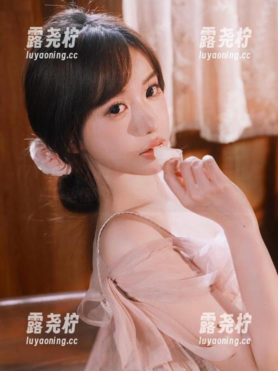 在718yulesx入口，一边吃瓜一边惊呼：此瓜我宁愿慢慢啃！-露尧柠