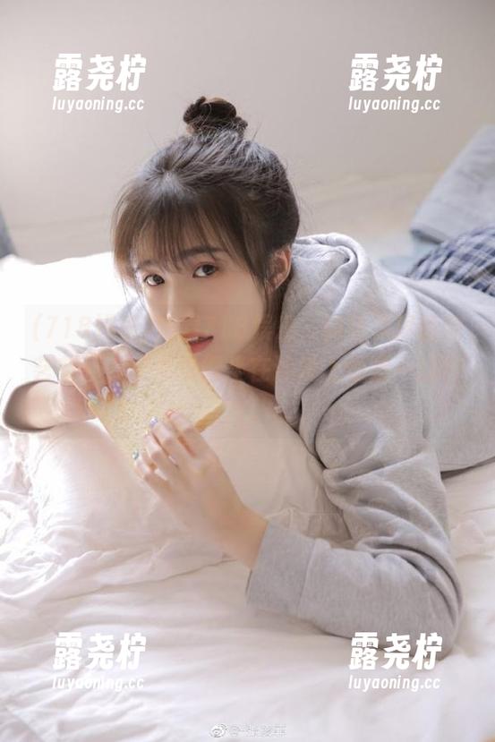 观看718娱乐，像场无尽的综艺节目，突然觉得坐在沙发上也是一门艺术。-露尧柠