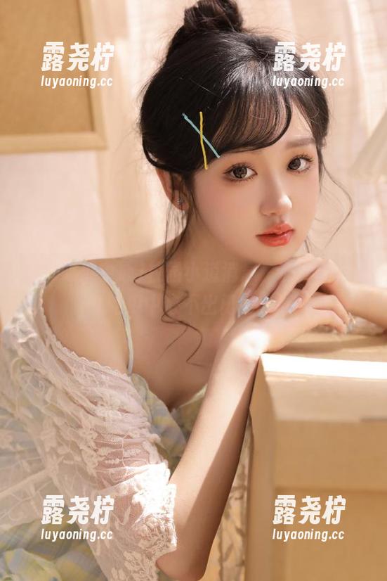 校园小道消息，在线吸，91吃瓜中心不出门也能懂-露尧柠