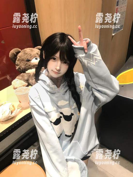 最新动态尽在91吃瓜网，大家都在“站”着发言，你还等什么？-露尧柠