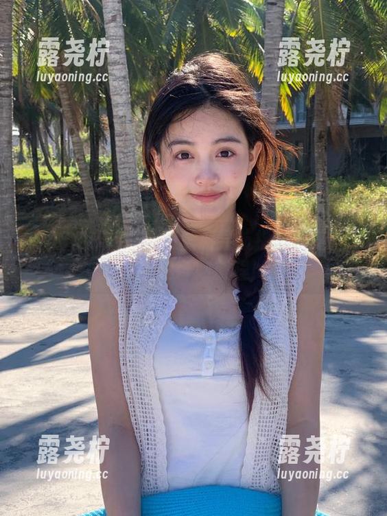 988.su黑料导航指引我踏上了扒皮的奇妙旅程！-露尧柠