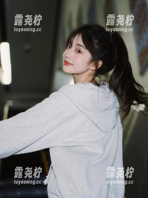 要吃瓜，上“hl155.ccm”！同时还得带上你的安卓手机，感觉就是要Yes！-露尧柠