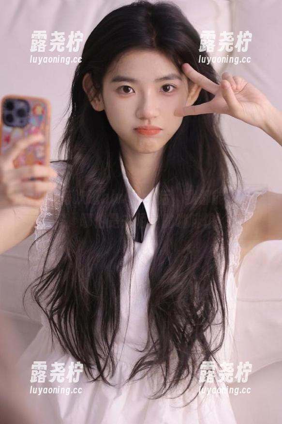 每次逛hlw.bet后，我都能永不迷路，哪怕是去陌生的咖啡馆！-露尧柠