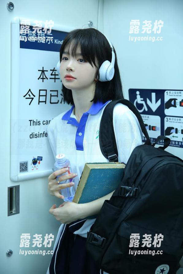 有人说“zztt11”能治愈一切，那我是不是该收藏一下它的每个推荐？-露尧柠