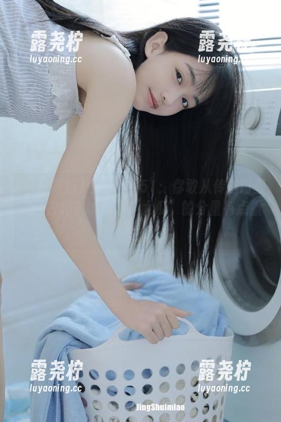 今日吃瓜51：你敢从传送门里看进去吗？啧啧，“大瓜”的分量有点重哦。-露尧柠