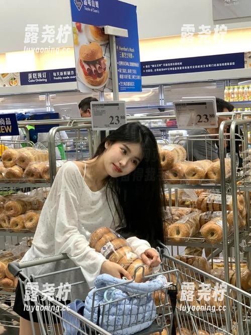 今日吃瓜：网页里的热议大瓜，哈哈，兴奋得我手一抖-露尧柠