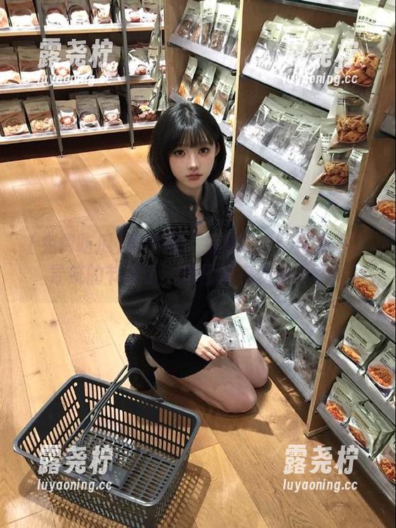 再不看“免费吃瓜”就跟不上导航的节奏了，每日都有料等着你！-露尧柠