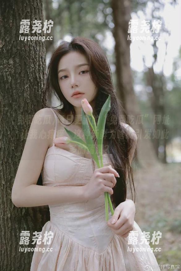 每日更新的“免费吃瓜”网址，让我心痒痒，这种新鲜为啥能引发如此多的猜测？-露尧柠