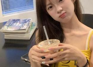听说“免费吃瓜网”更新了，要不咱们一起蹲这儿等着新鲜事上门？