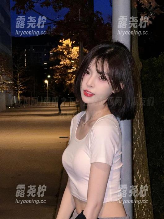 朝阳之下，直达吃瓜网，瓜友们在聊啥秘密？-露尧柠