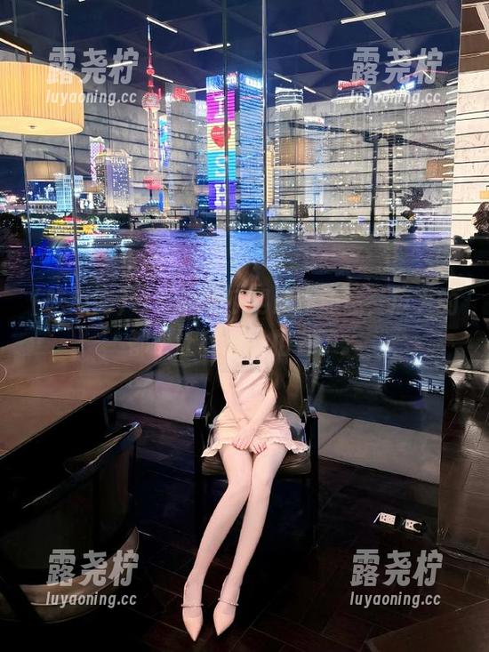 今天的吃瓜网最新动态，瓜大的都快让我刮目相看了。-露尧柠