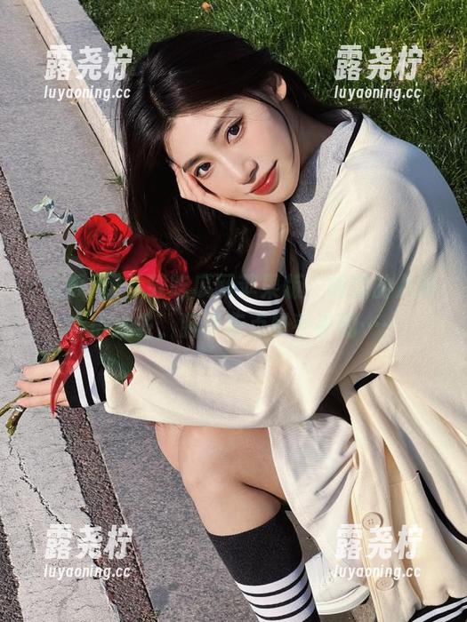 下载吃瓜网苹果版，想说的八卦听得太多，脑子有点晕乎乎的……-露尧柠