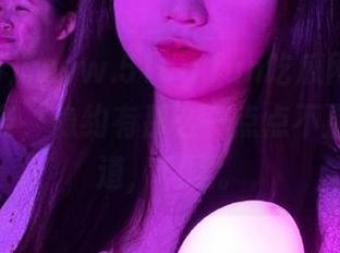 www.51cg.fun吃瓜网发布的劲爆头条，隐约有那么一点点不正经的味道，嘿嘿。