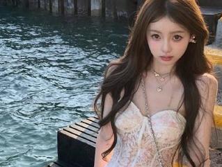 在线操作：边吃瓜网边想着这一切合成了一部部“剧”。