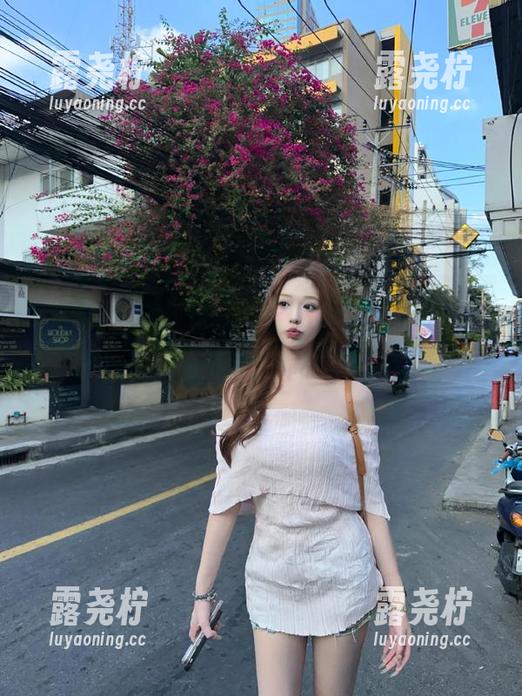 吃瓜不再是梦，发现“www.51cg.fun吃瓜网”地址的那一刻，感觉自己也成了瓜友中的翘楚。-露尧柠