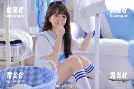 每次滑到51cn吃瓜网的网页底边，心里总在默念：“再停下，就薅不回来了！”-露尧柠