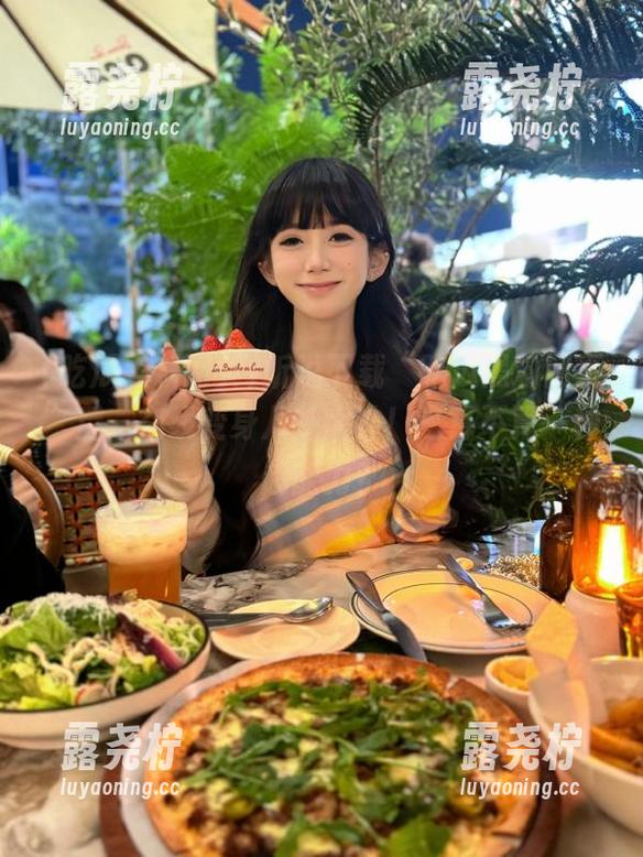 听说下载“吃瓜黑料网页”后，在线变身八卦大神！这算不算一种超能力？-露尧柠