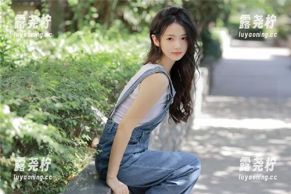 沉迷于吾爱吃瓜911，每次点开链接都在刷新我的好奇值！-露尧柠