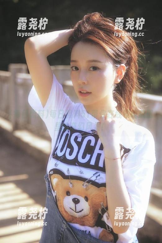 每日黑料51带你在线领略瓜田里的奇幻风景！-露尧柠