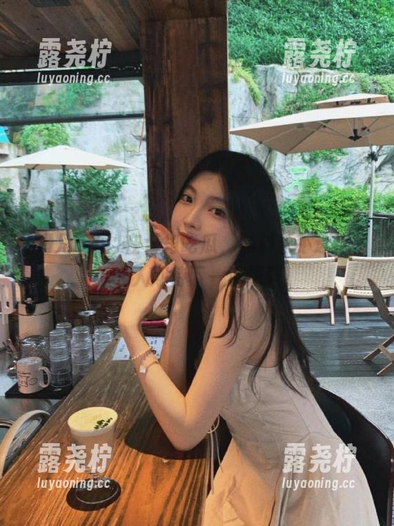 在海角吃瓜,黑料永不迷路,真让人期待下一波爆料!-露尧柠 在海角吃瓜,黑料永不迷路,真让人期待下一波爆料!-露尧柠
