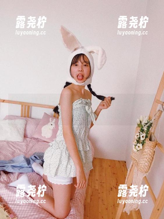 在海角吃瓜网页的黑料海洋里,谁家的八卦最让人停留?-露尧柠 在海角吃瓜网页的黑料海洋里,谁家的八卦最让人停留?-露尧柠