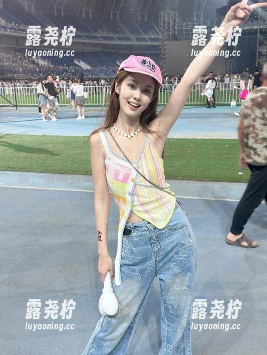 “网曝吃瓜”视频里，真是有戏，情感纠葛简直像一锅麻辣火锅，调料多得数不过来。-露尧柠