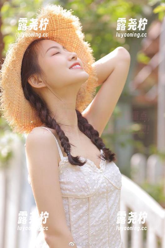 登录的时候，表情要稳重点，听说这“网爆黑料”又要炸裂你的三观！-露尧柠