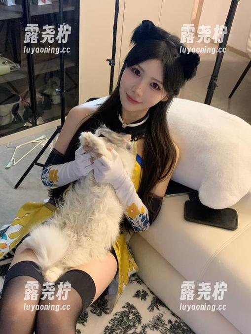 黑料不打样，典型的资源拼拼拼！-露尧柠