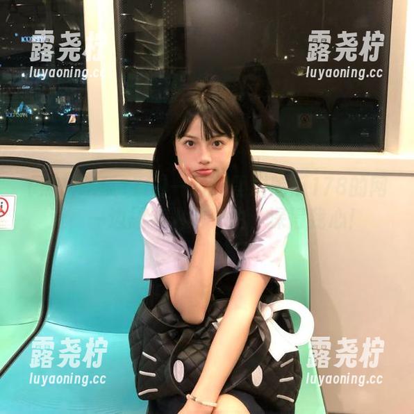 一边逛黑料吃瓜178的网页，一边思考人的一生，深得我心！-露尧柠