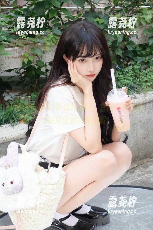 黑料吃瓜网，官网联系方式在视频里藏得真深啊！-露尧柠