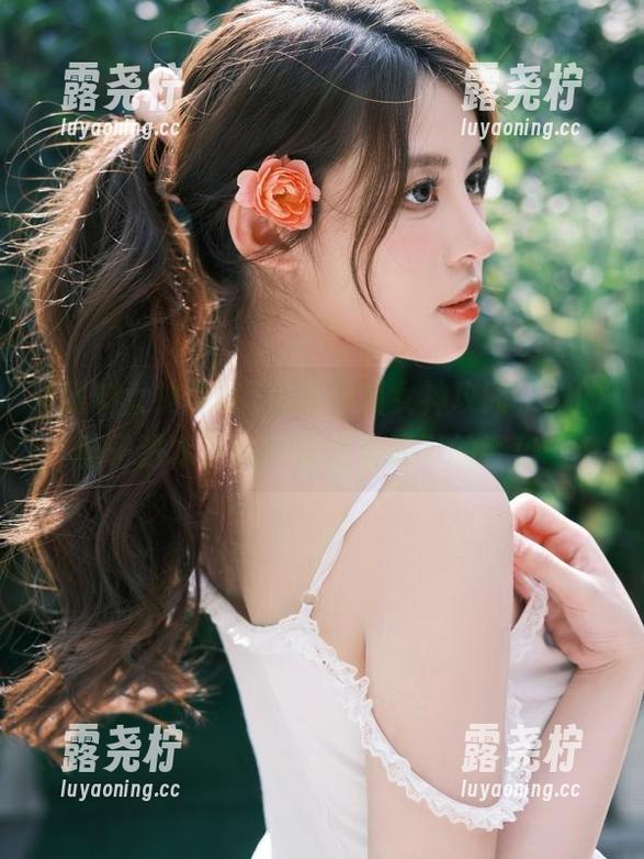 观看黑料女神攻略，我的脑子进水了吗？永远被吸引的姿势…-露尧柠