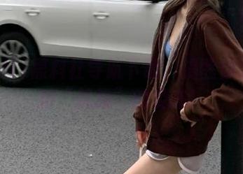 黑料社导航下载：提醒你记得保持“优雅”的姿态！