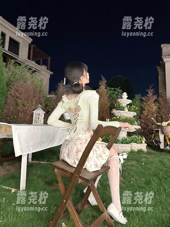 每次刷黑料社首页，我就觉得自己像个吃瓜群众被忽悠中…-露尧柠