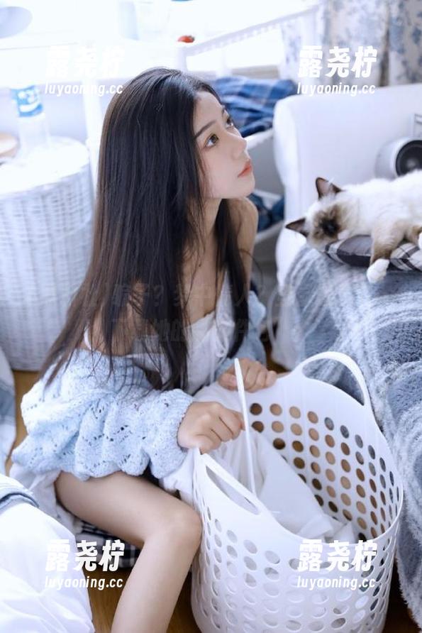 骗子？梦中情人？登录黑料社，下载她的“文件包”！-露尧柠