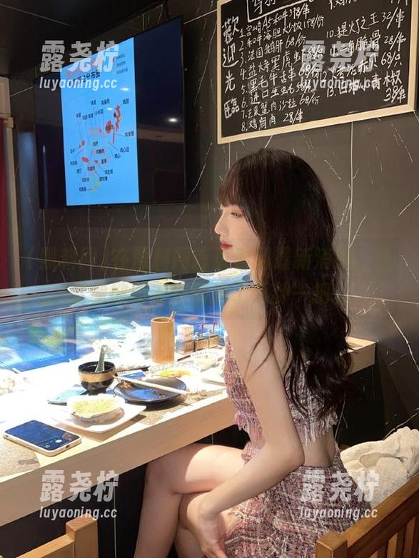 在黑料网首页看到最新消息，感觉像被朋友悄悄推了八卦一把。-露尧柠