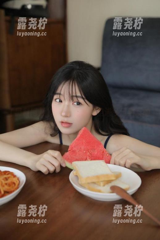 黑料网带你一同走进今日黑料的奇观，免费哦！-露尧柠