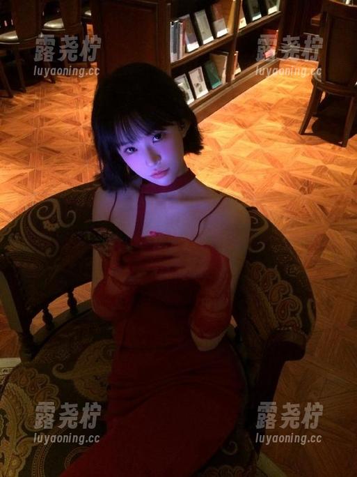 黑料网ios上线后，果然是个“坐享吃瓜”的好地方！可怜我暂时没iPhone。-露尧柠
