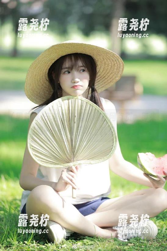 辛苦戳开黑料网官网首页，等来的神秘感……结果基本上就是“普通”。-露尧柠