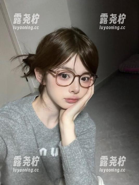 吃瓜在线的资源真挺特别，黑料网曝让人想说“明明可以靠颜值偏偏要拼吃瓜”。-露尧柠