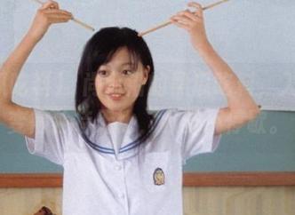 時尚前沿的黑瓜吃料，入口也变得独特无比，八卦不停歇。